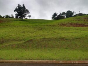 Terreno em condomínio 1370 m2 no Village Paraibuna