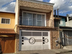 CASA À VENDA NO JARDIM BANDEIRANTES