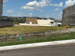 TERRENO À VENDA NO CONDOMÍNIO RESIDENCIAL MANTIQUEIRA
